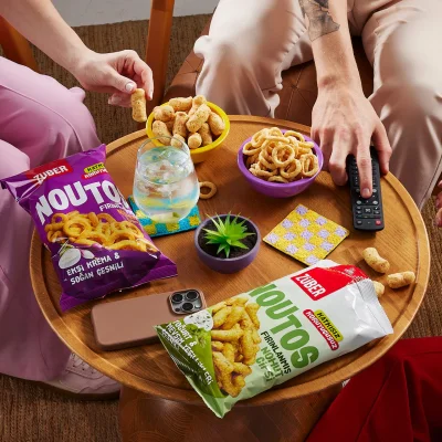 Züber Noutos Fırın Nohut Cipsi, 55 g, Yoğurt ve Mevsim Yeşillikleri